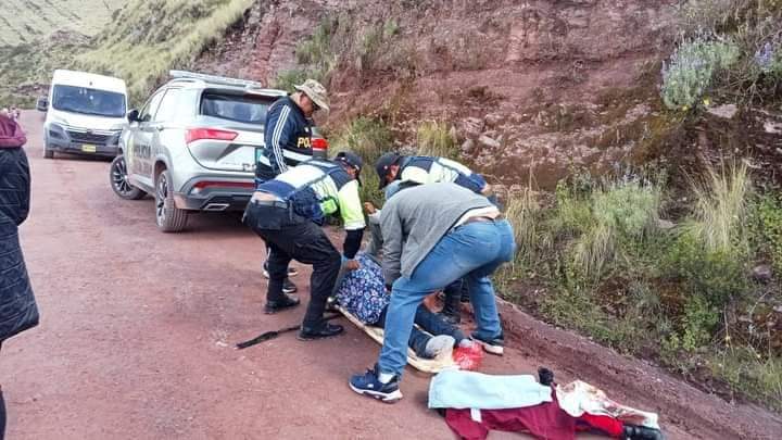 Trágico accidente en Cusco: 5 fallecidos y 4 heridos tras caída de minivan a abismo