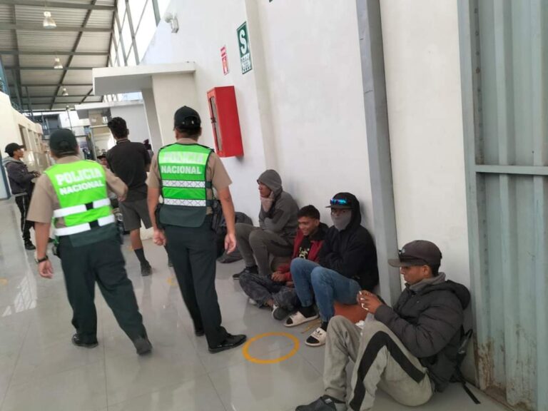 Intervienen a 15 extranjeros durante primer día de estado de emergencia