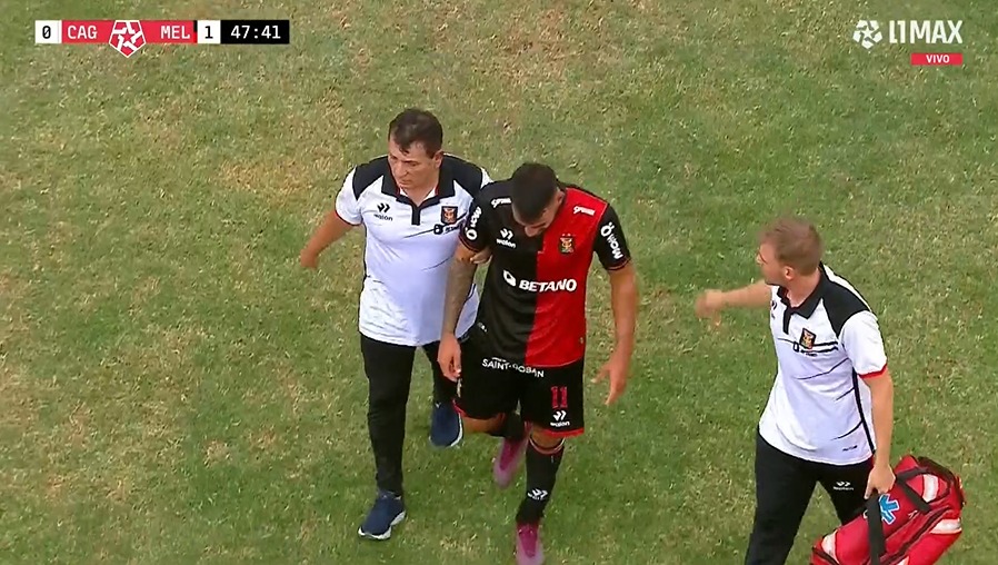Brian Blando salió lesionado en el duelo entre FBC Melgar y Atlético Grau en Sullana.