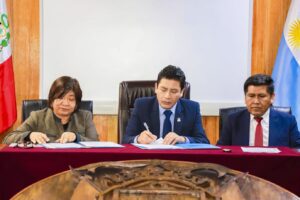 Firma del convenio entre la MPP y el MINEM.