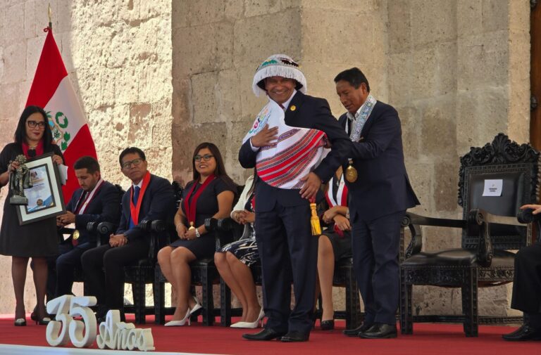 Gobernador sin autocrítica ni obras de envergadura para Arequipa