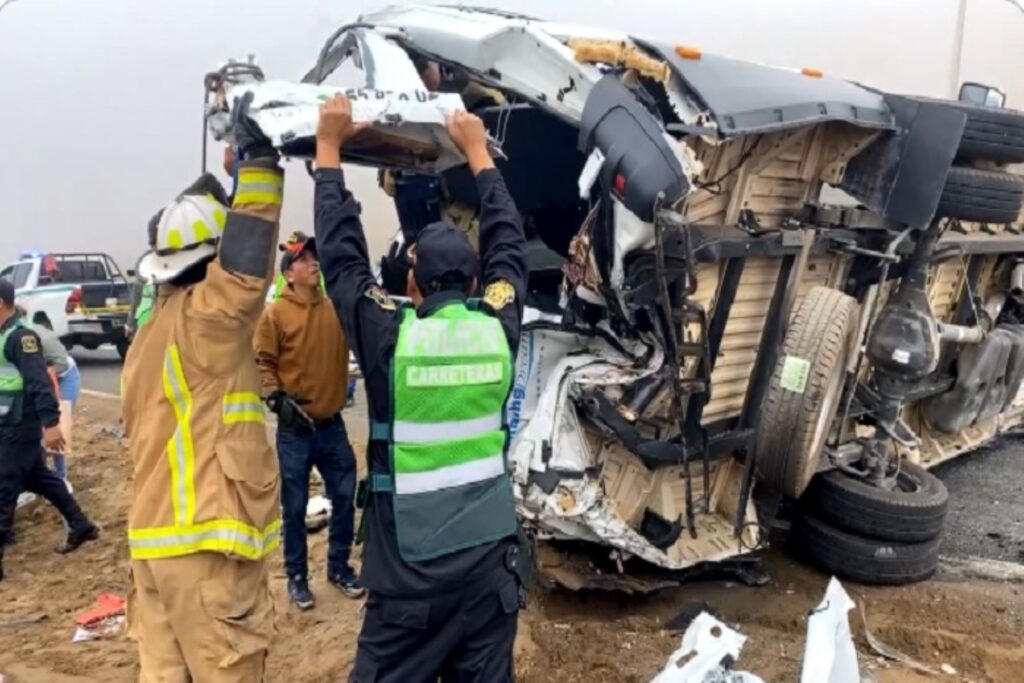 Múltiple choque en la variante de Pasamayo deja dos muertos y más de 20 heridos