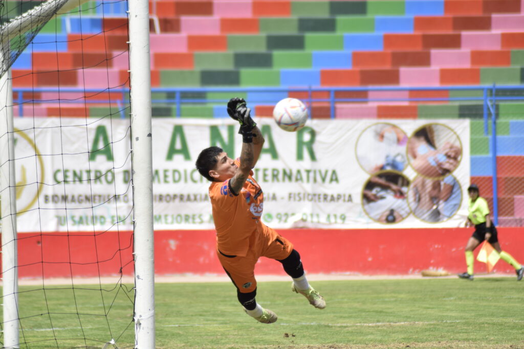 Denilson Callpa volverá a atajar en Deportivo Huracán.