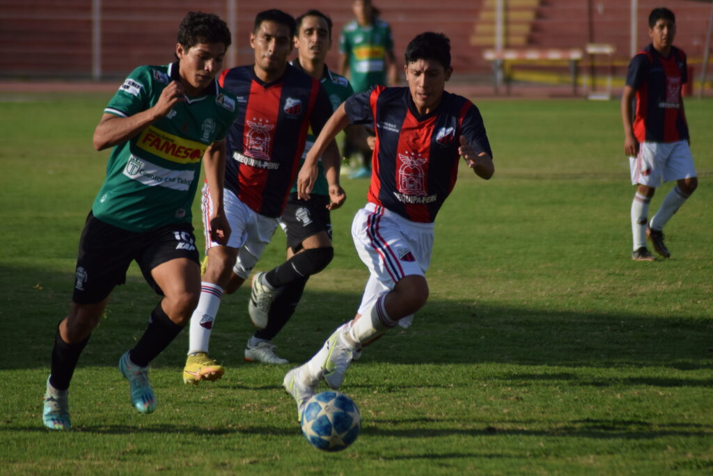 Piérola buscará clasificar a la Liguilla Final ante Chacarita Junior. 