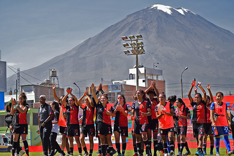 Foto: Miguel Contreras Guillén | HBA Noticias - Futbolistas de FBC Melgar celebrando triunfo ante Killas FC.