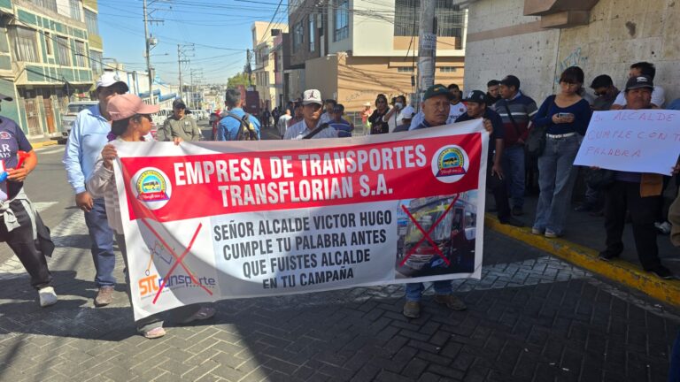 ‘Loncheritas’ protestan exigiendo permiso temporal y reducción de multas