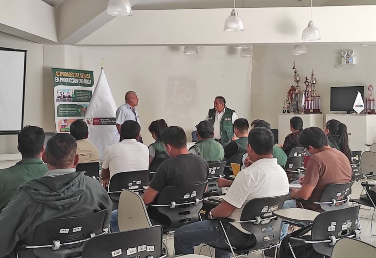 Capacitación para prevenir el impacto de las heladas en Cusco