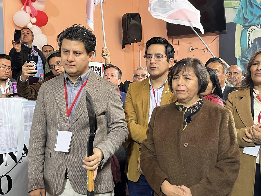 Julio Chávez Chiong es elegido como el nuevo presidente de Acción Popular.