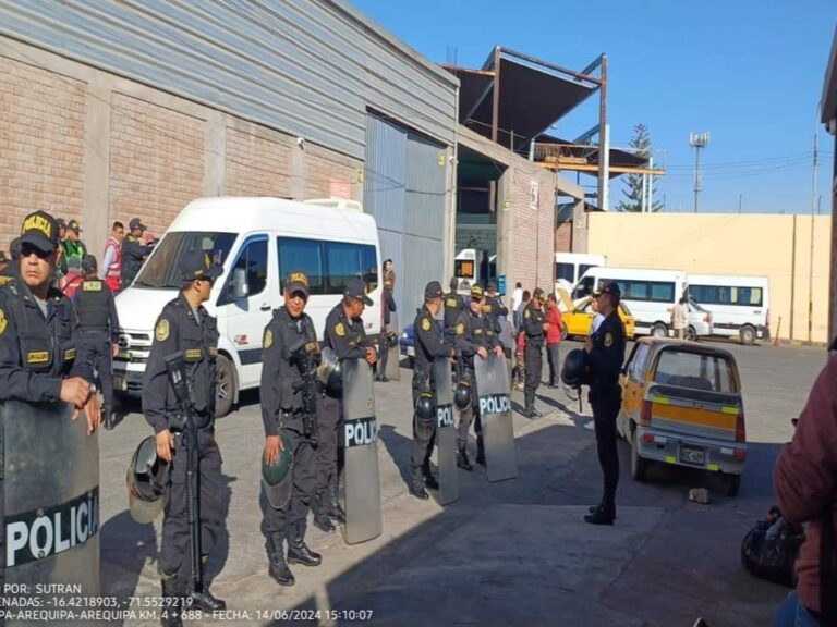 Sutran clausura terminal informal de minivanes en Arequipa tras accidente en Cerro Verde