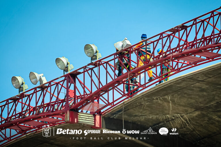 FBC Melgar comenzó con los trabajos de instalación del nuevo sistema de iluminación en la UNSA.