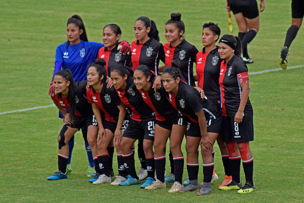 Maribel Ugarte como capitana de FBC Melgar en el arranque de la temporada 2023. 