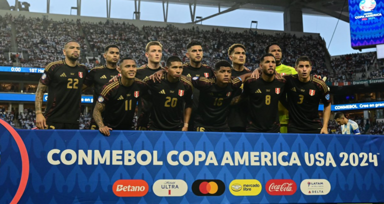 Equipo titular de Perú en el partido ante Argentina por Copa América.