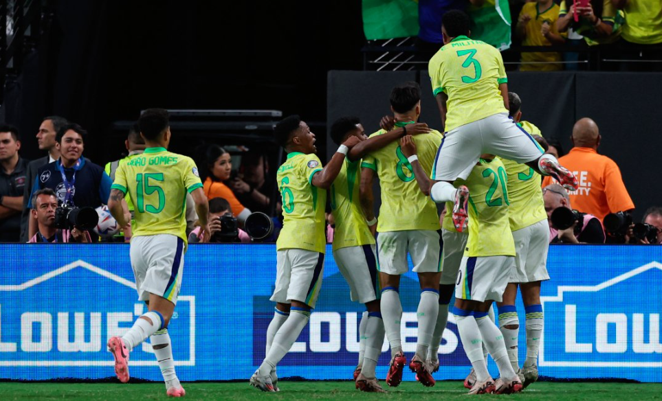 Brasil superó a Paraguay y lo dejó fuera de competencia en la Copa América.