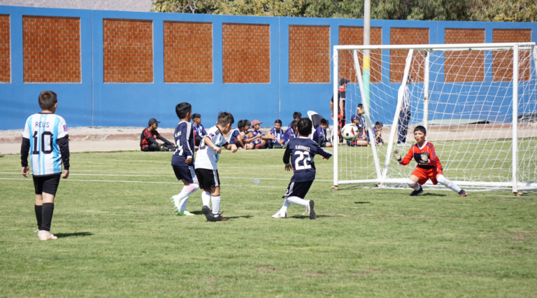 Torneo de fútbol de menores en Sachaca se inauguró este fin de semana.