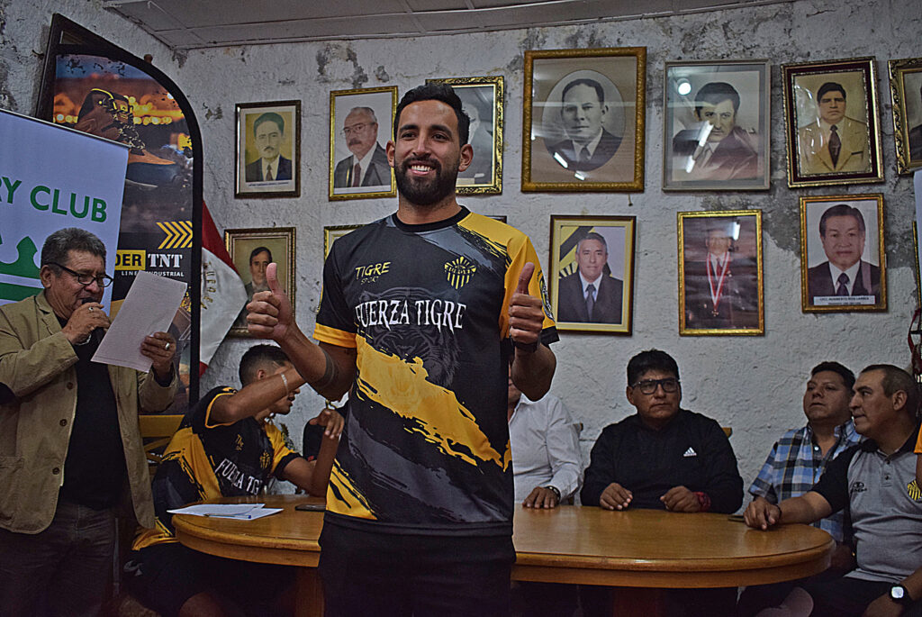 Víctor Salas es uno de los refuerzos de mayor renombre en el actual plantel de FBC Aurora. 