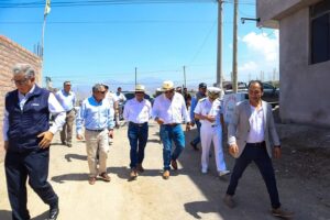 El Gobierno Regional de Arequipa ha convocado la construcción de la carretera Cayma - Patahuasi. Esta obra mejorará el acceso al distrito de Cayma, descongestionará el tráfico y fortalecerá la economía local, con una inversión de 190 millones de soles.