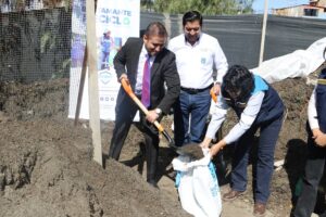 El Cementerio La Apacheta en Arequipa produce su propio compost en colaboración con la Municipalidad de JLB y Rivero, mejorando áreas verdes y promoviendo la sostenibilidad ambiental.