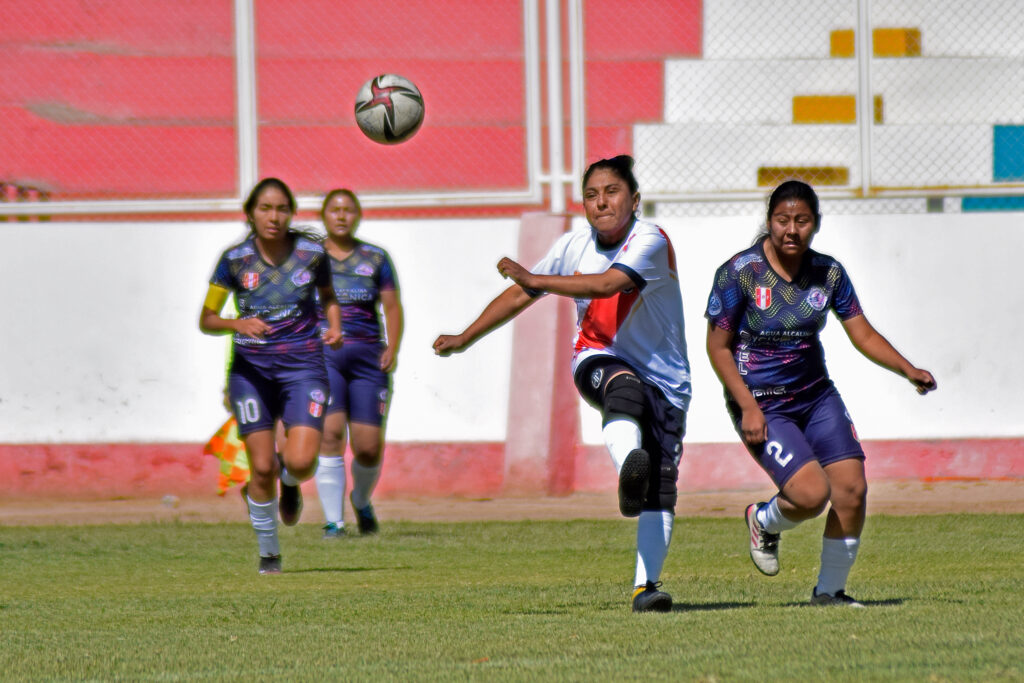 Municipalidad de Uchumayo y New Talents iguaaron 2-2.