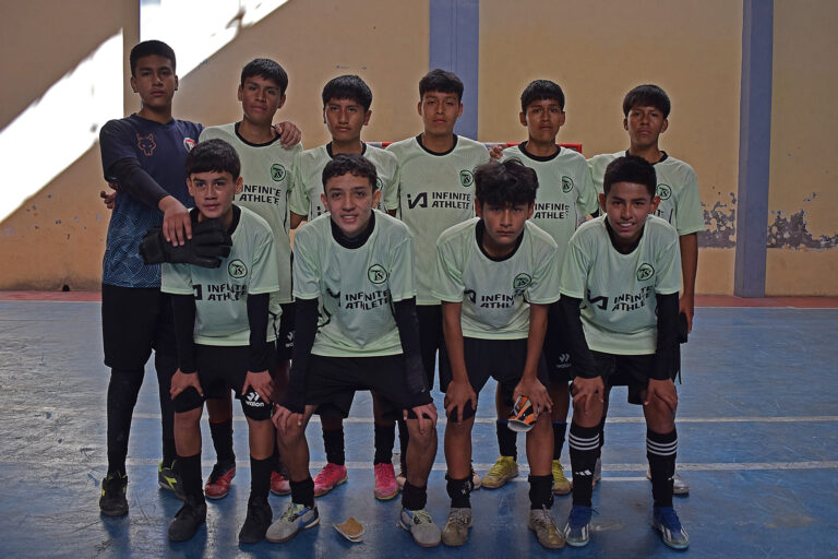 Equipo de Talent School en la categoría B del futsal varones.