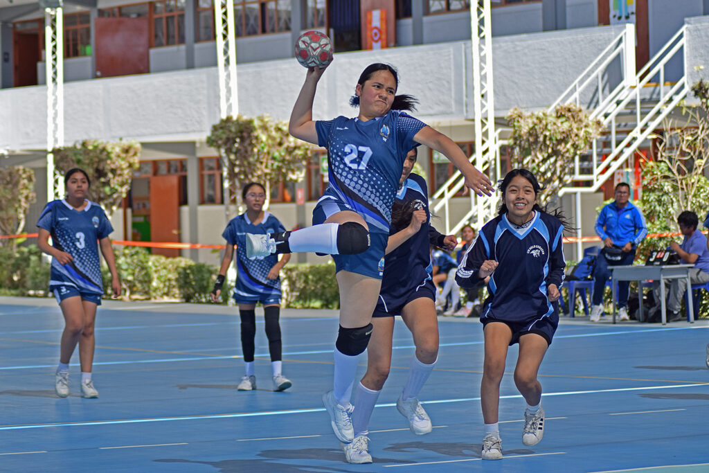 Gran debut de Santa Rosa de Viterbo en los Juegos Escolares del Handball.