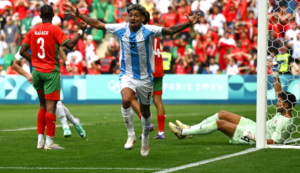 Cristian Median igualó todo en el final del partido en el Estadio Geoffroy-Guichard de Saint-Étienne.