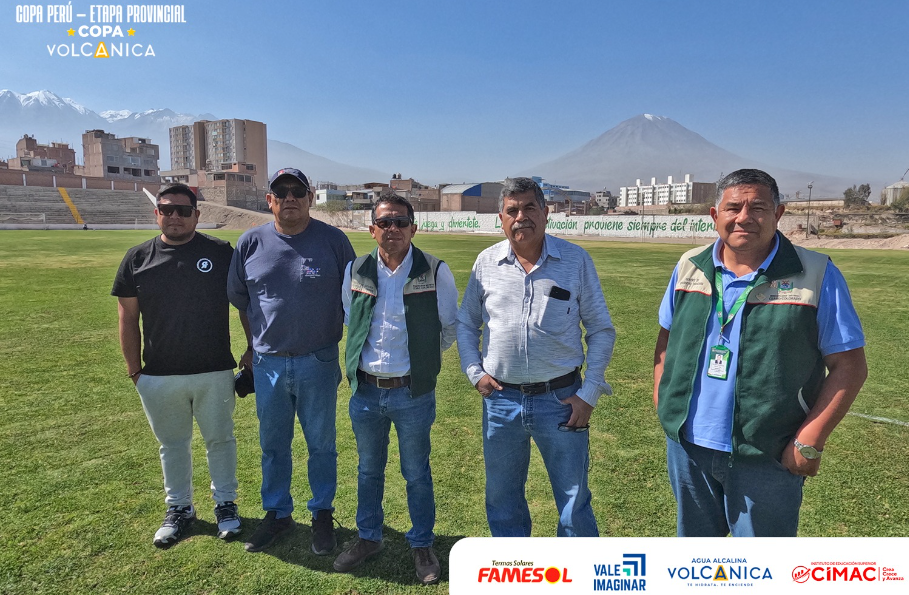 Aldo Lozada, presidente de la Liga Provincial de Fútbol de Arequipa; Leonardo Pacheco, tesorero; y Alex Gutiérrez, comisario de los partidos que se llevarán a cabo este fin de semana. Además, asistieron los gerentes Mg. Renato Valdivia y Guillermo Rodríguez, en representación de la Municipalidad de Cerro Colorado.