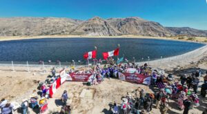 El Gobierno Regional inauguró un gigantesco reservorio en Lari, Caylloma, que irrigará 200 hectáreas de cultivo y beneficiará a 200 familias agricultoras, impulsando la producción agrícola y el desarrollo sostenible en la región.