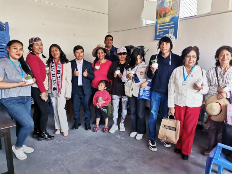 Concurso de canto y poesía en quechua