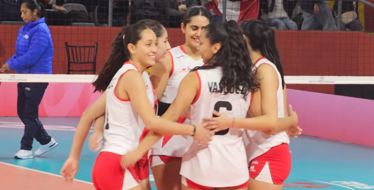 Foto: Punto de Juego - Equipo peruano en el partido ante República Dominicana.