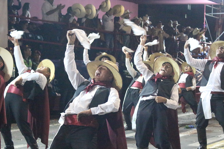 Descubre los ganadores del Corso de la Amistad Arequipa 2024, destacando en las categorías de delegación, danza y carro alegórico.