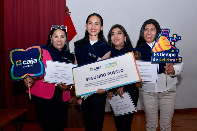 Caja Arequipa premia a las mejores emprendedoras del programa "Kallpa Warmi", impulsando su crecimiento con fondos semilla y mentoría.