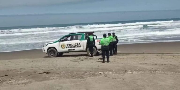 Cuerpo sin vida de pescador desaparecido tras naufragio es hallado en playa de Camaná