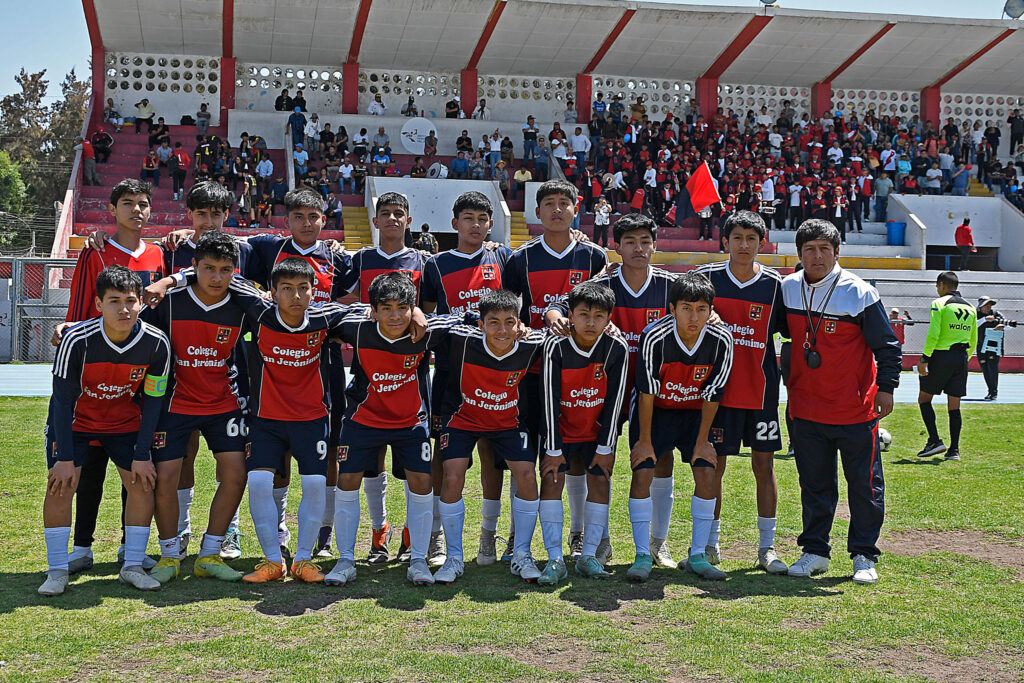 Equipo de San Jerónimo en la gran final. 