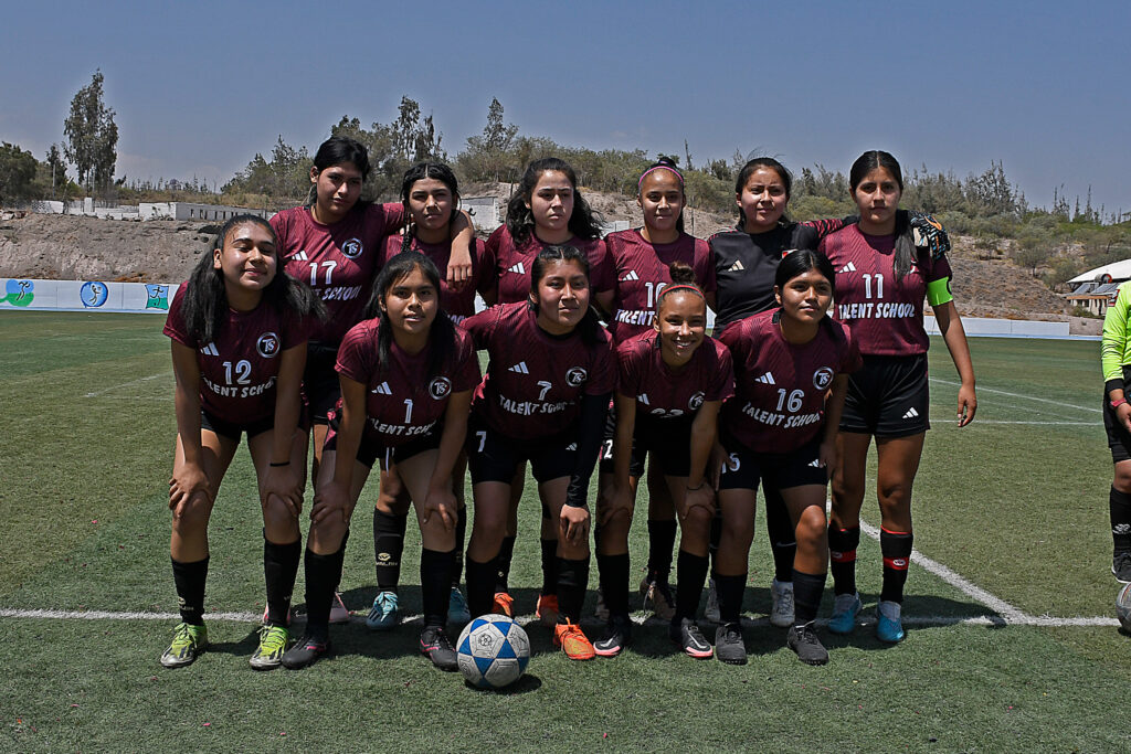 Estudiantes de Talent School buscará el primer lugar, sin depender de ellas mismas.