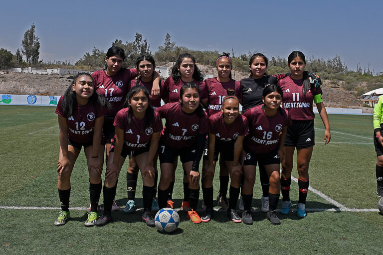 Estudiantes de Talent School buscará el primer lugar, sin depender de ellas mismas.