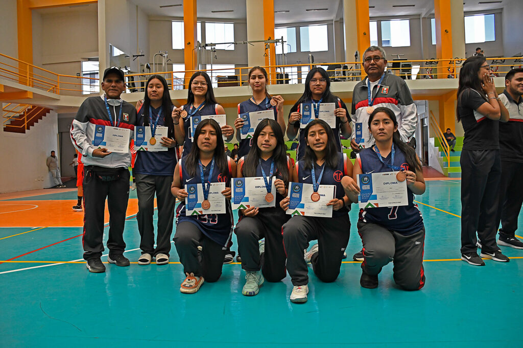 María Ugarteche de Tacna finalizó la competencia en el tercer lugar. 