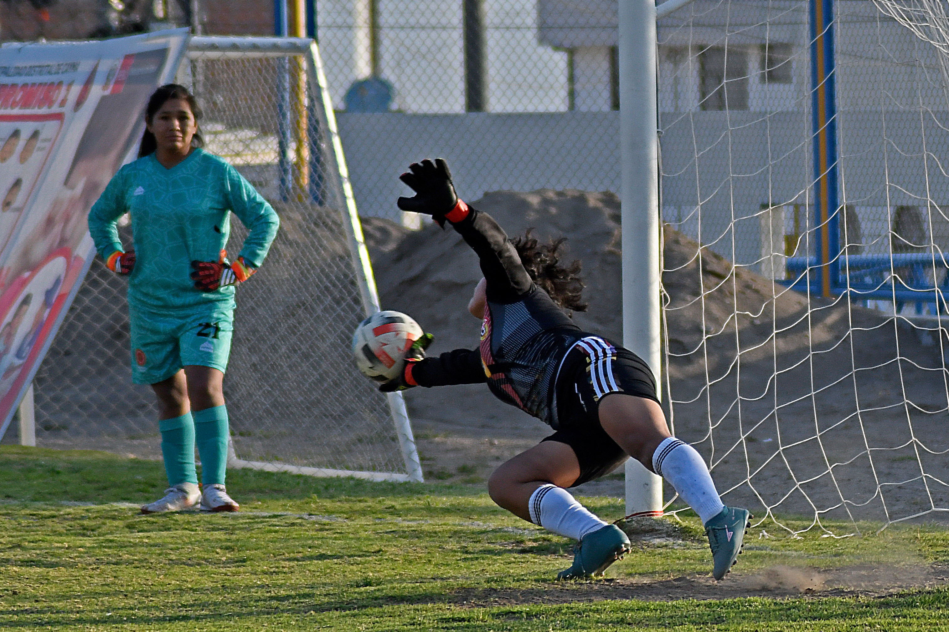 Mayli Pezo fue la gran figura en la clasificación de Sporting Medina. 