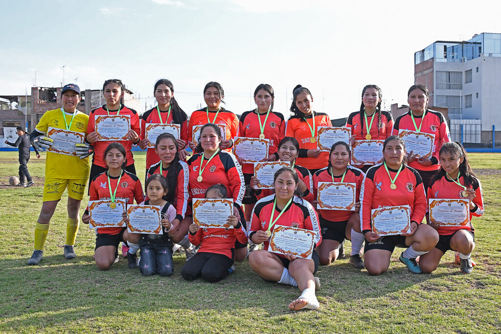 Real Jorge Chávez se consagró tetracampeón de la Liga Femenina en el distrito de Paucarpata y puso su nombre en la Etapa Departamental de la competencia.