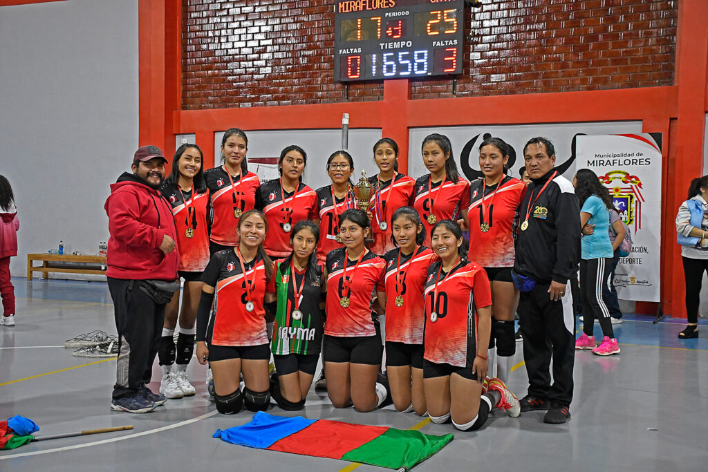 Selección de la Liga Distrital de Vóleibol de Cayma se consagró campeón del Campeonato Regional Sub-17 en Miraflores.