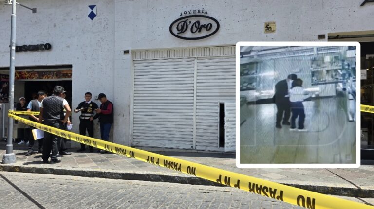 [VÍDEO] ¡Increible! A plena luz del día roban joyería ubicada a media cuadra de la plaza de armas