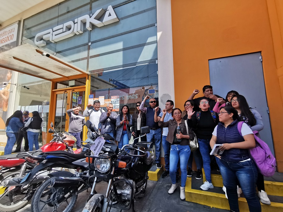 Trabajadores Credinka Arequipa. Foto de Gerardo Ramos