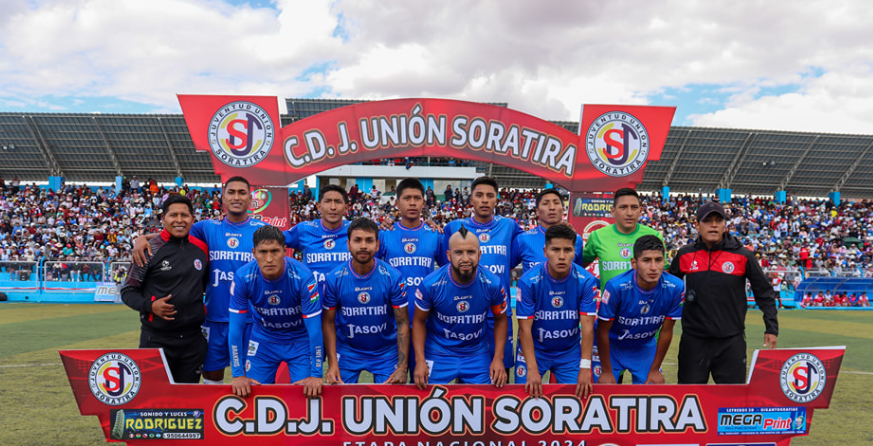 Equipo de Unión Soratira, campeón de Puno. 