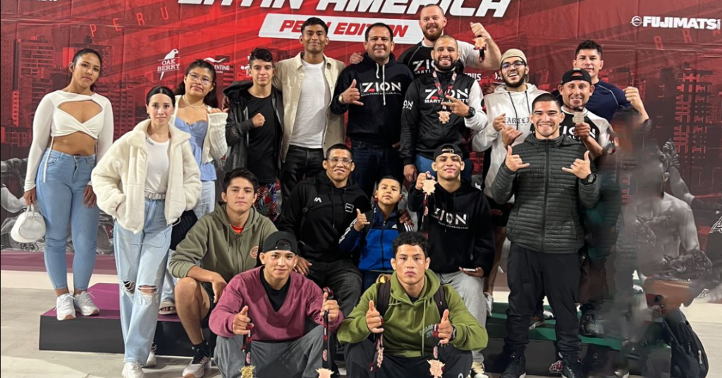 En lucha libre, Cristhopher Vera, Mauricio Acosta y Jean Callalle también destacaron por parte de la academia Zion MMA.