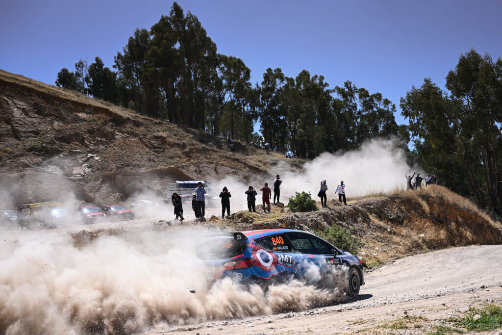 Foto: Motor en Línea Perú - Ford Fiesta de Eduardo Castro en Caminos del Inca. 