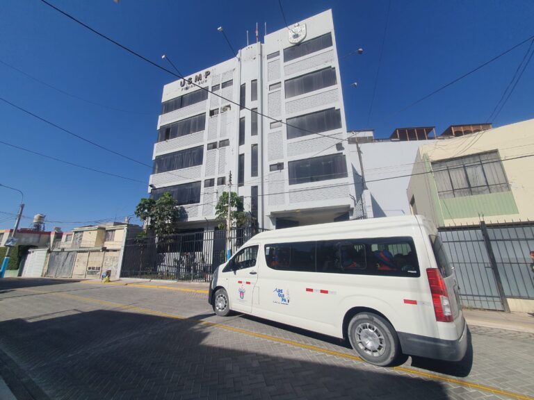 Estudiantes del Colegio Luis H. Bouroncle inician clases en ex instalaciones de la USMP