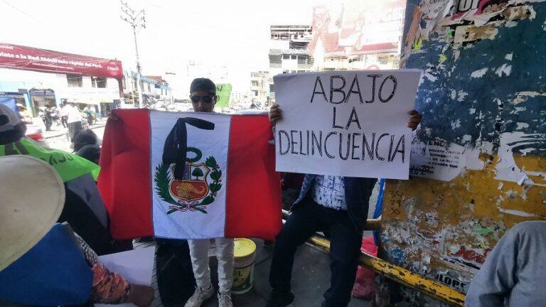 Protesta Avelino Cáceres. Foto de Gerardo Ramos