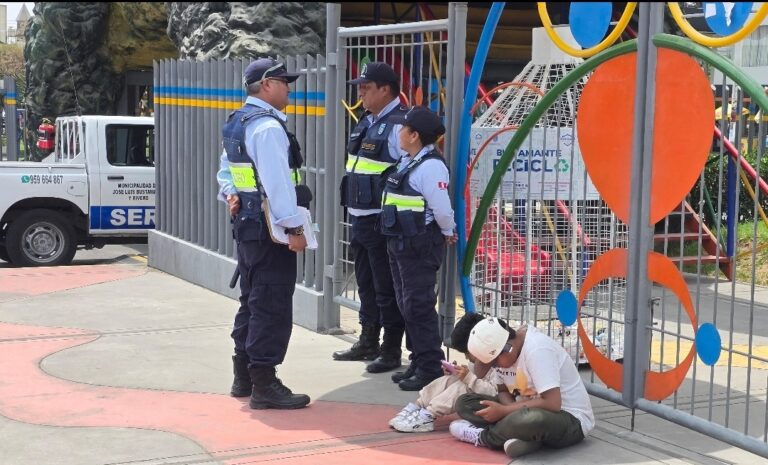 Indignación en parque Los Ccoritos: Cerrado sin aviso en día feriado