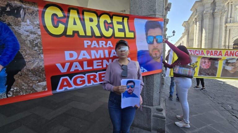 Mujer terminó con el rostro desfigurado tras ser atacada con una botella de cerveza