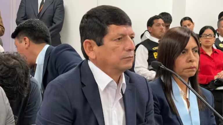 Fiscalía solicitó 36 meses de prisión preventiva para el presidente de la Federación Peruana de Fútbol, Agustín Lozano.