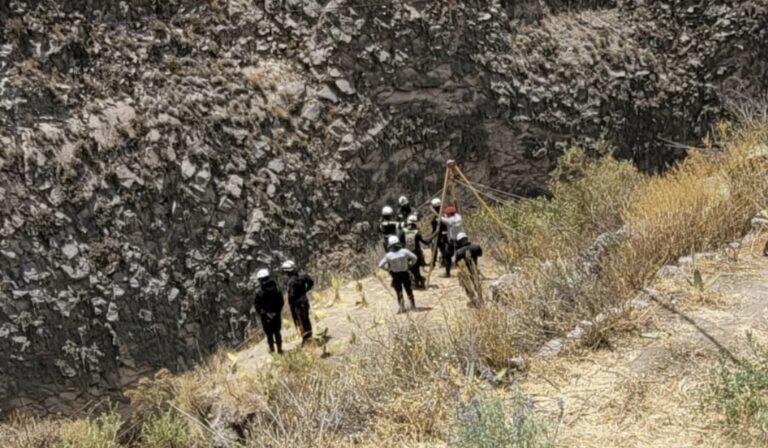 Chivay: Joven reportado como desaparecido fue hallado sin vida en el fondo de un barranco